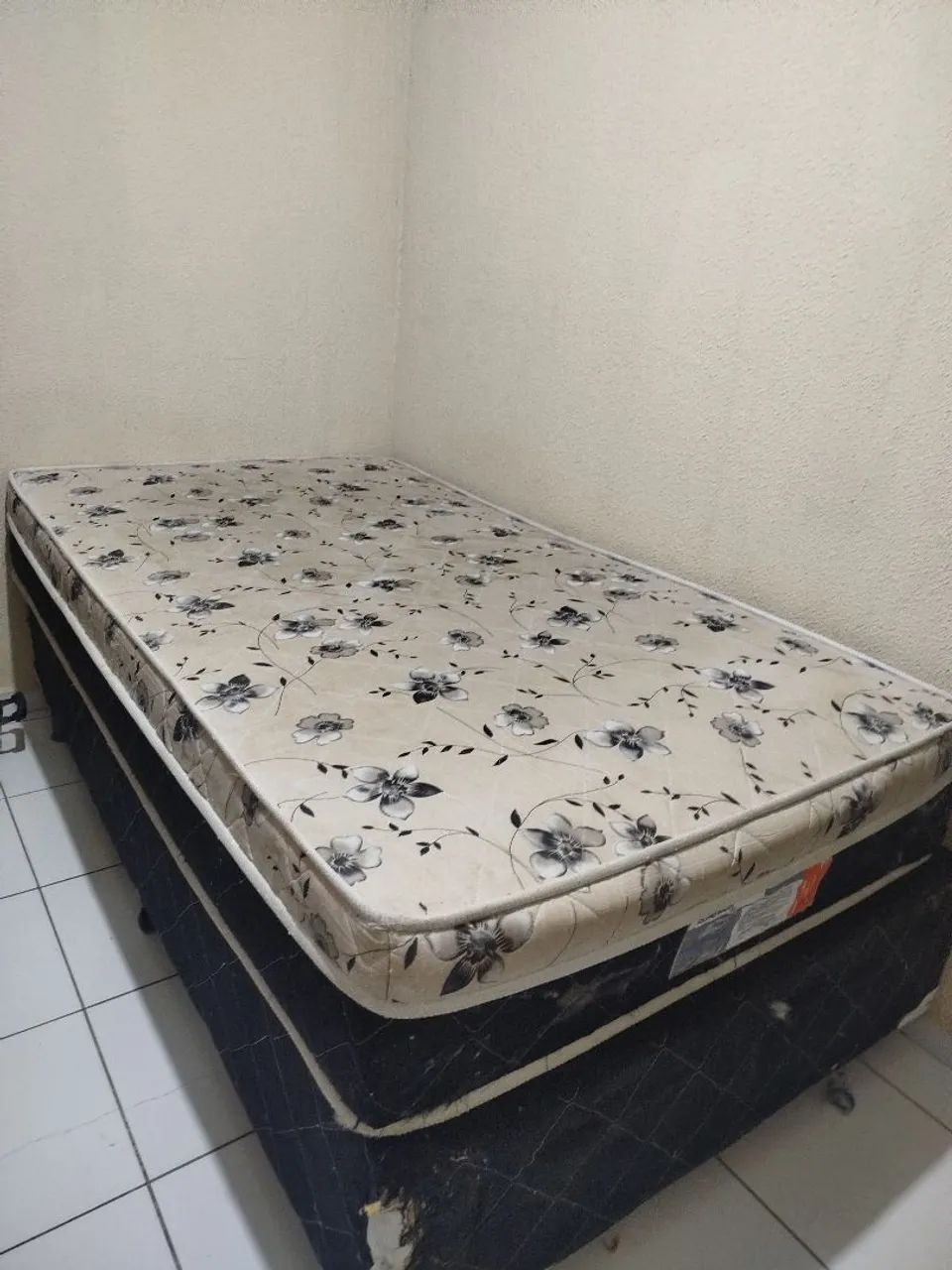 Cama box solteirão 