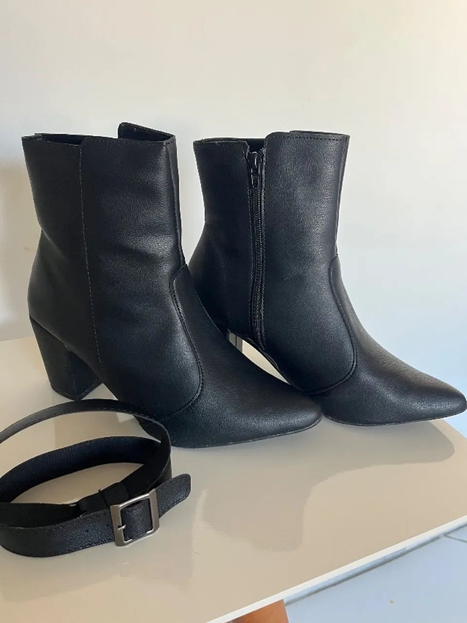 Vendo bota tamanho 38 - Foto 3