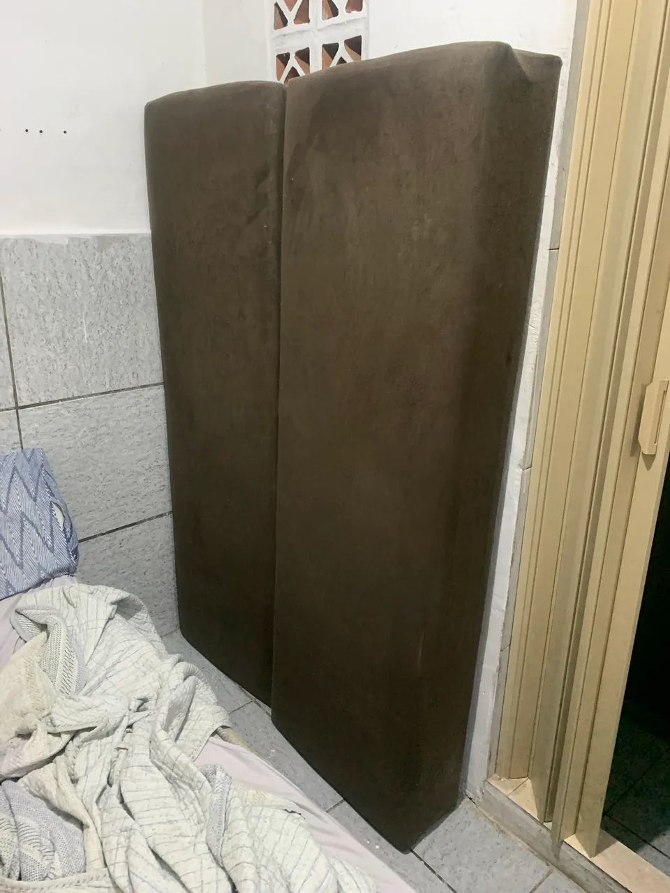 Sofá cama + 2 almofadas
