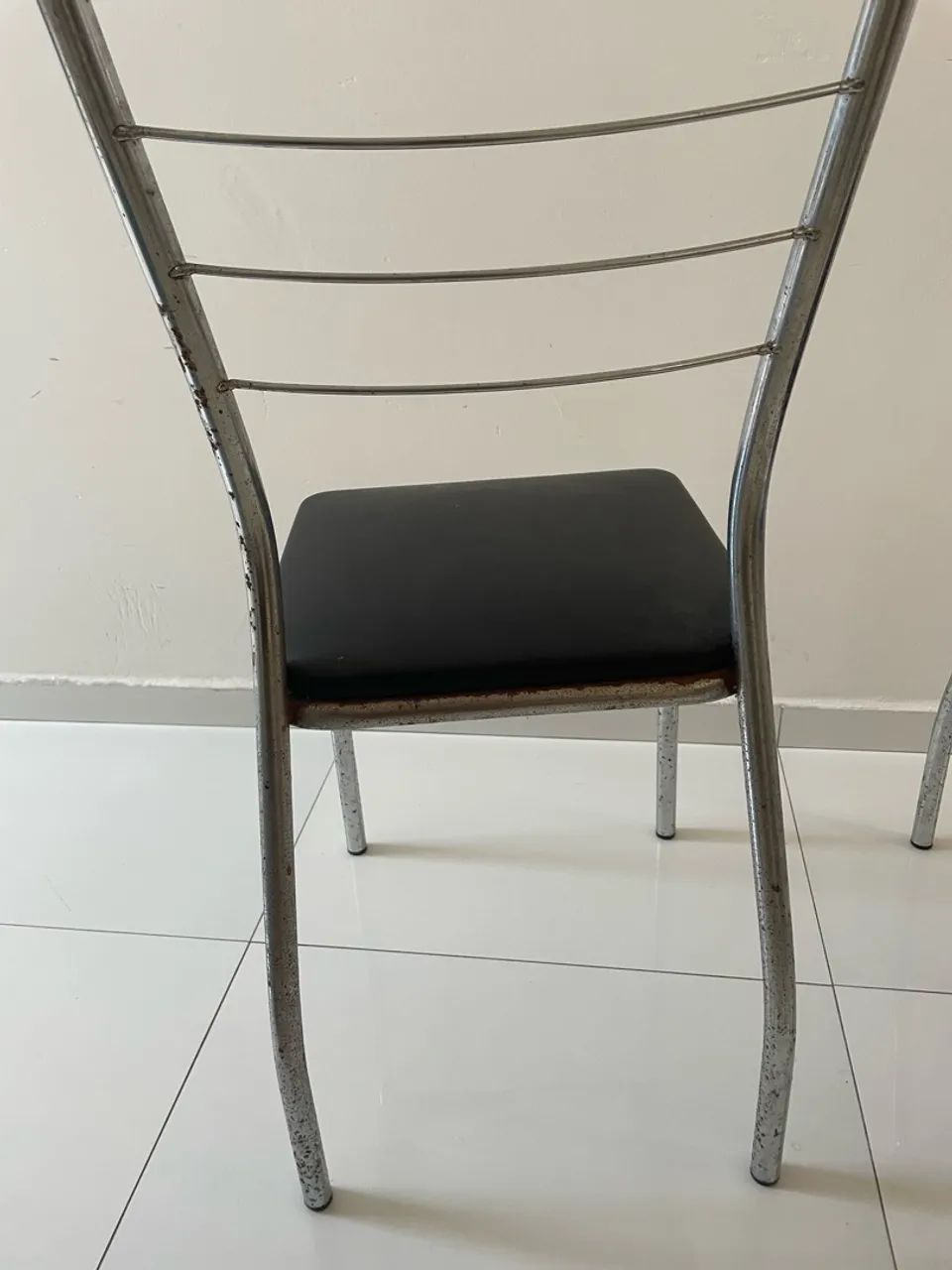 Vende-se cadeira