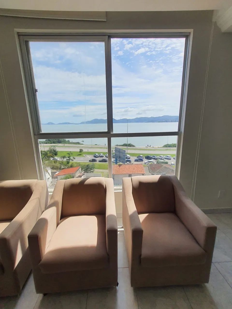 6 Salas comerciais interligadas na Beira Mar Continente