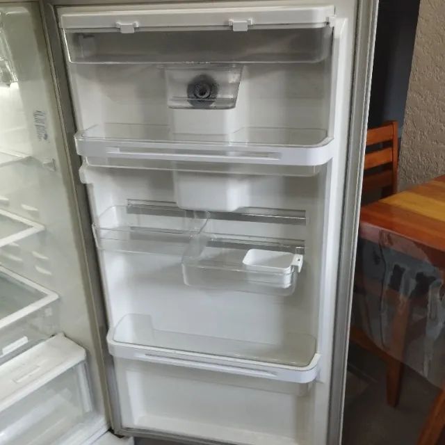 Geladeira Eletrolux 441lts - Foto 3