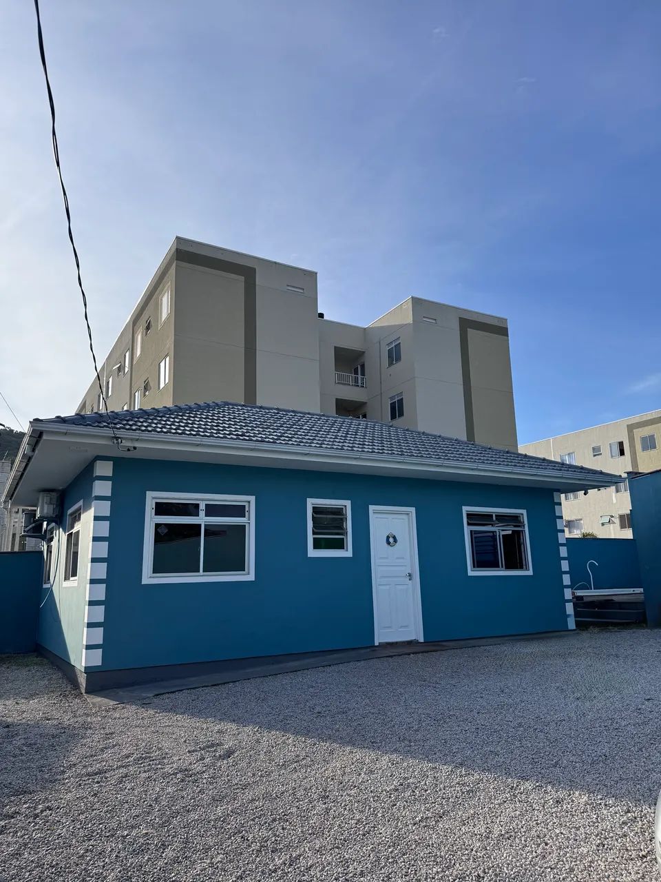 Vende-se casa com piscina 