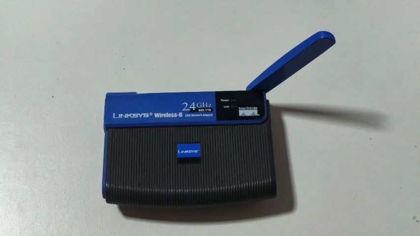 Adaptador Wi-Fi USB Linksys WUSB11 Wireless-B com Documentação - PC Retrô