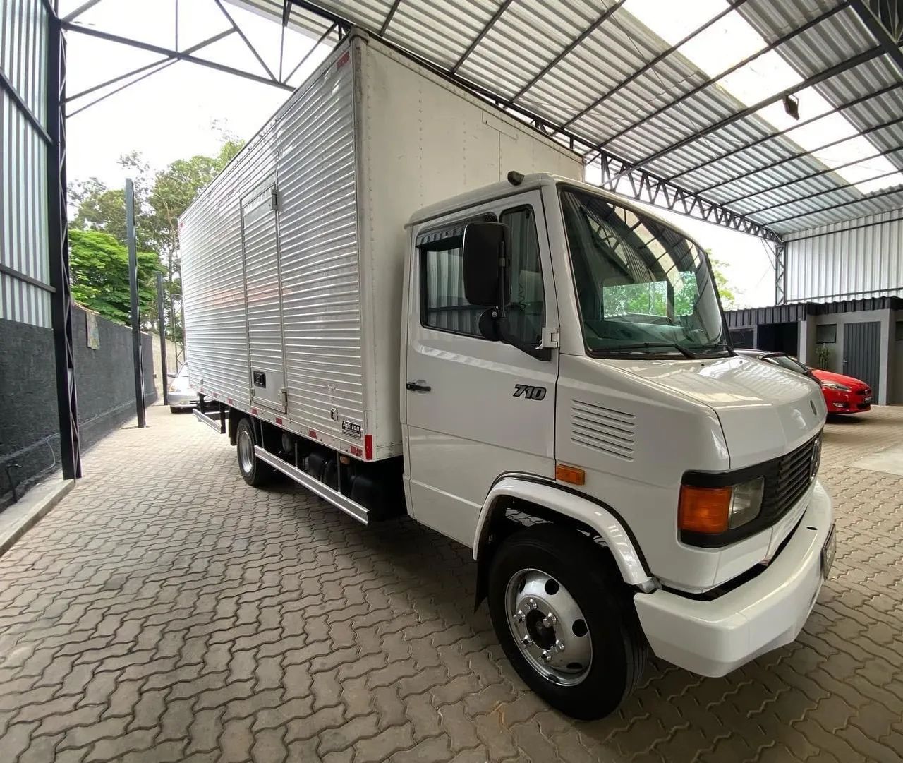 MB 710 Plus Bau 2012