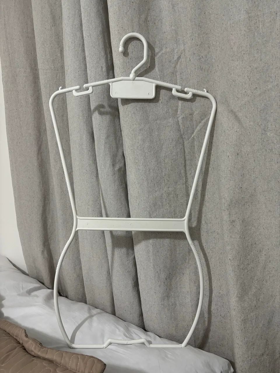 Vendo cabide silhueta branco e transparente  - Foto 2