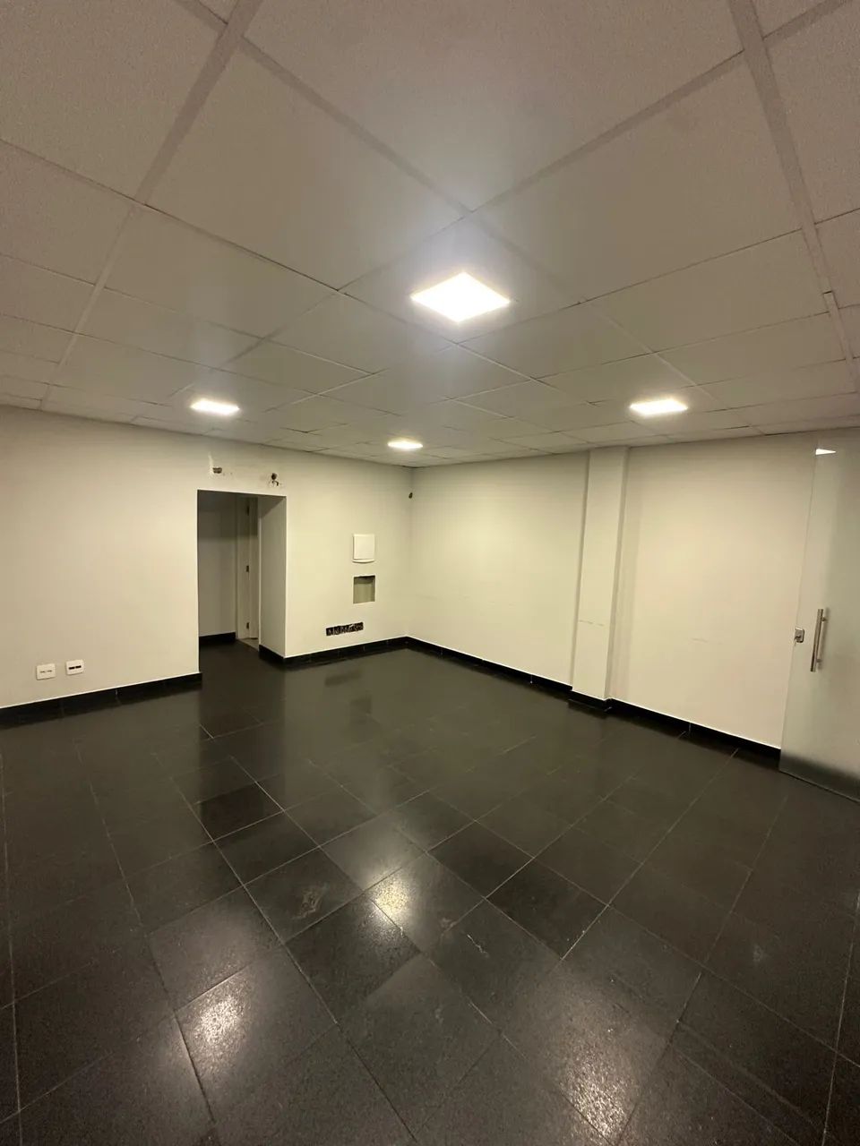 Conjunto de 3 Salas Comerciais Modernas com 119m2 no Coração do SIA  Ideal para a sua Emp - Foto 4