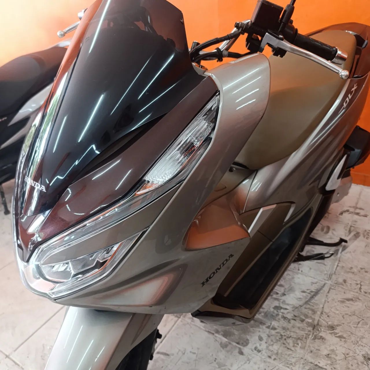 PCX DLX ABS 2022 - Foto 4