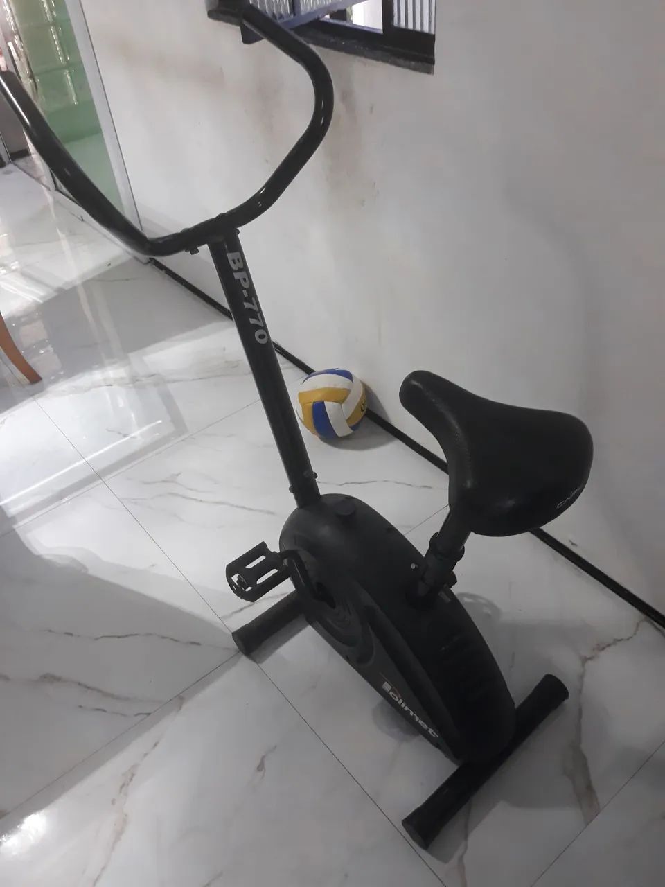 Vendo bicicleta ergométrica Olimet - Foto 3