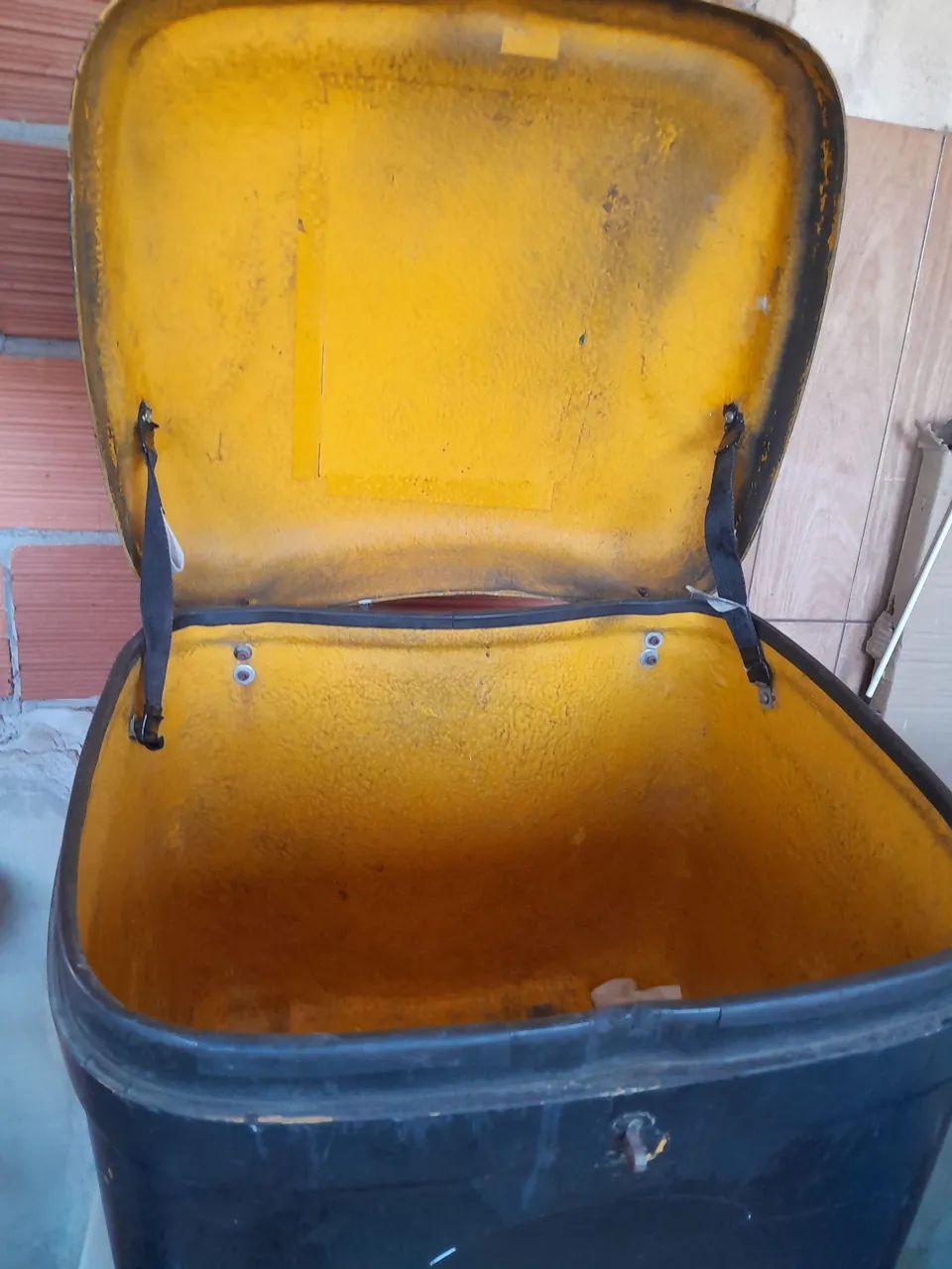 Bau de moto 80 litros  - Foto 4