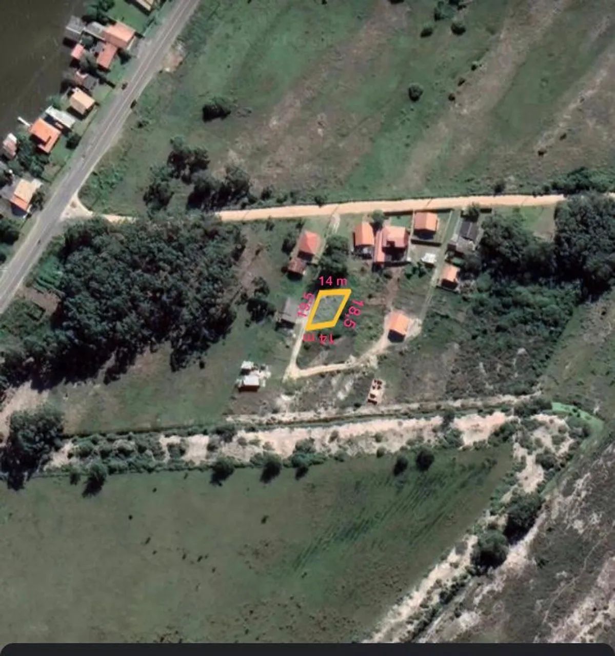 Terreno proxima praia e lagoa 