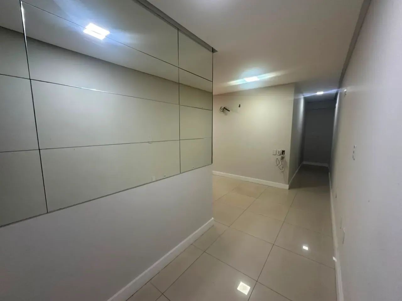 INFINITY CORPORATE - 66 M²