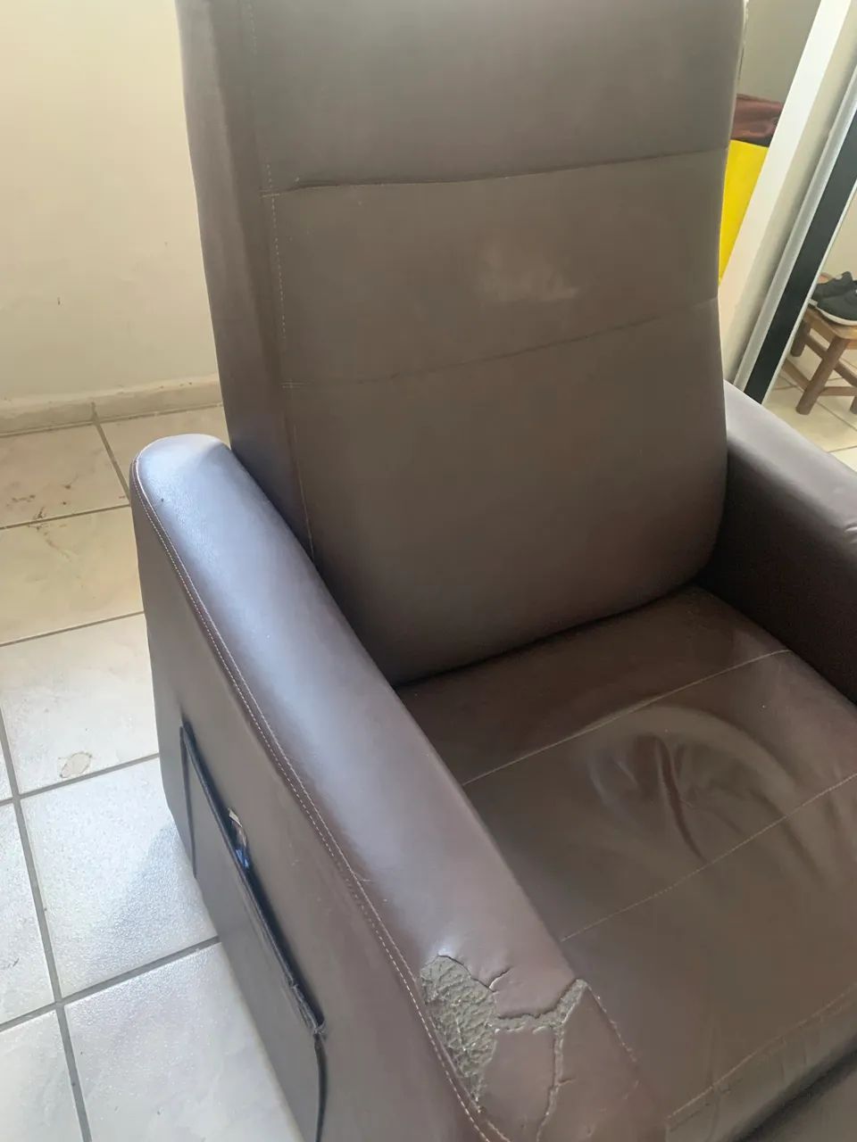 VENDE-SE CADEIRA DE PAPAI - Foto 3