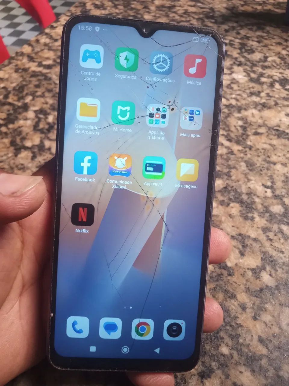 REDMI 12C COM A TELA TRINCADA FUNCIONANDO NORMAL  - Foto 2