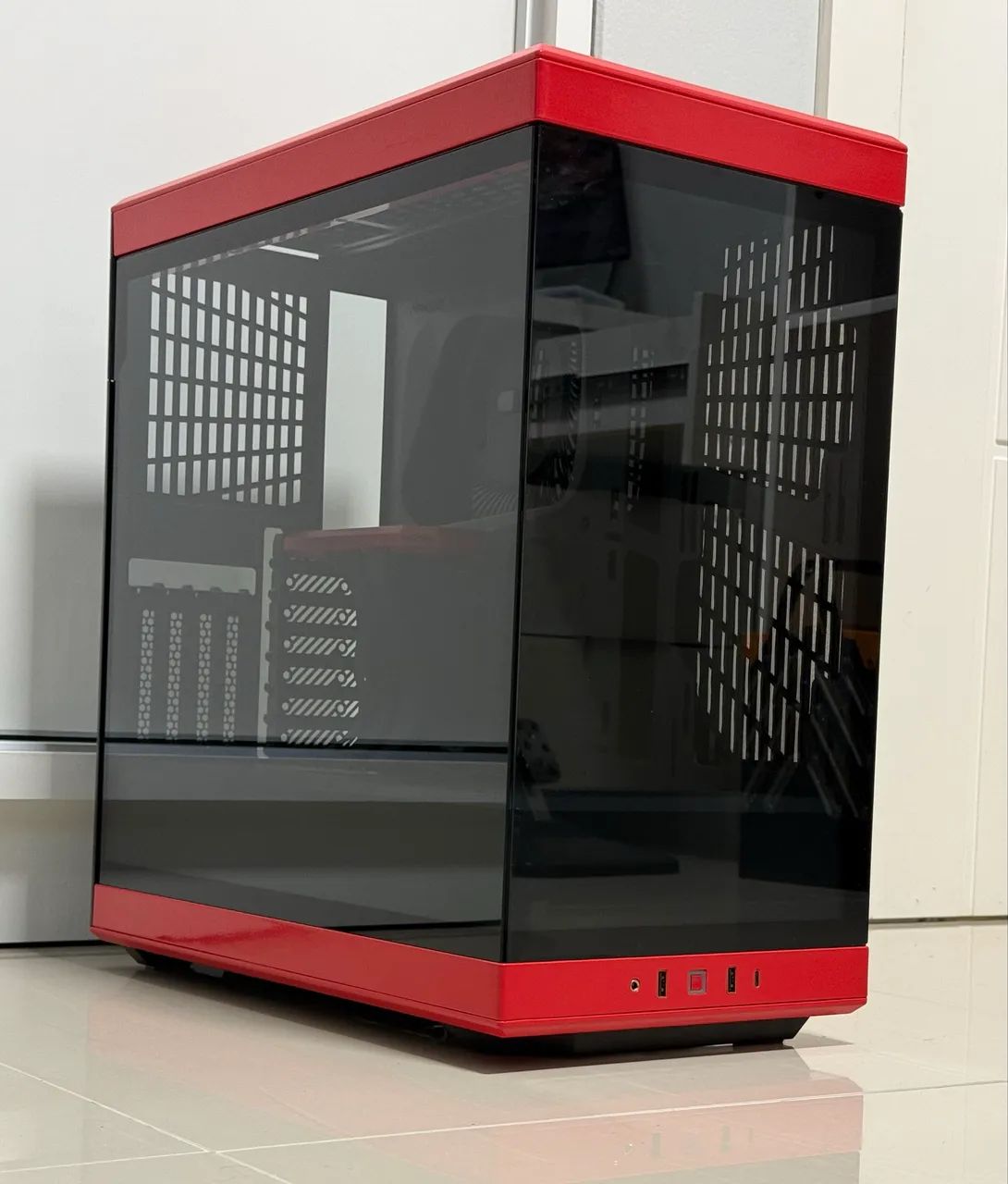 Gabinete Hyte Y40 RED  - Foto 5