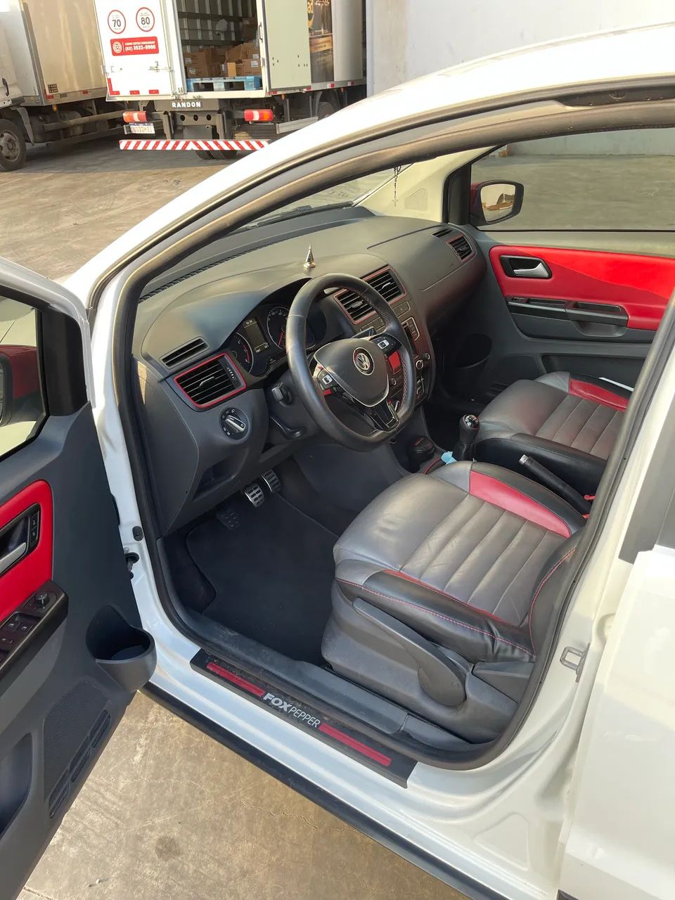 Volkswagen Fox Pepper 1.6 Flex 16V 5P 2017 - Foto 3