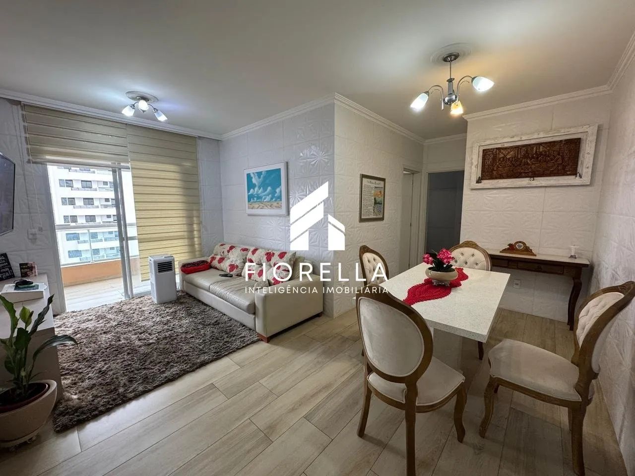 Apartamento com 02 dormitórios sendo 01 Suíte no bairro Campinas - São José