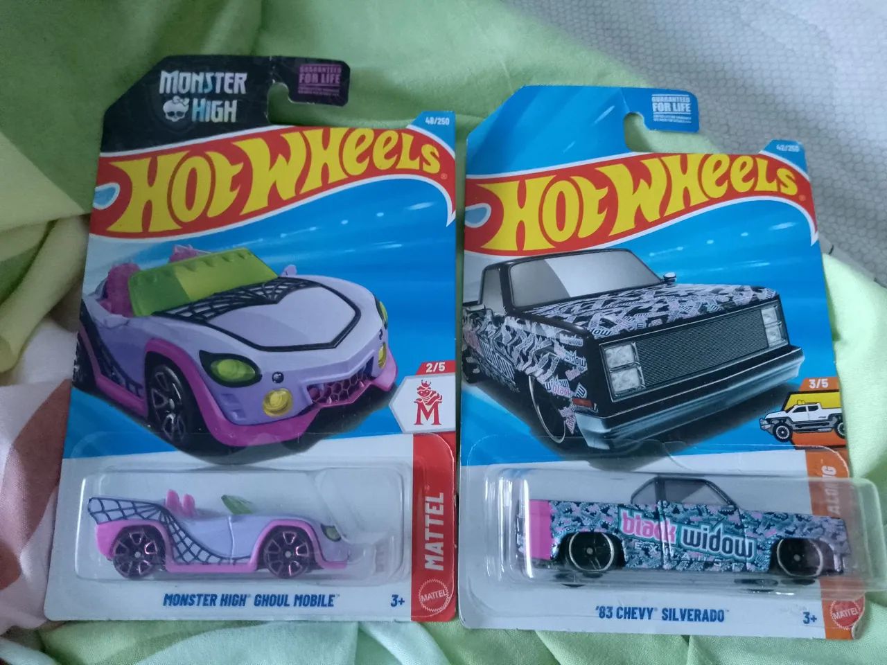 Carrinhos hot Wheels.