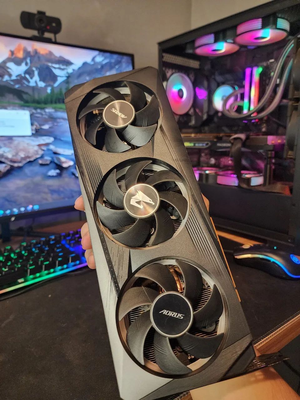 RX 6700XT 12GB Aorus Master - Foto 2