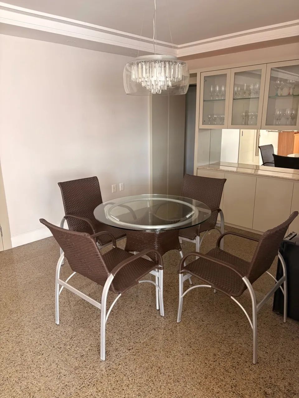 Mesa com cadeiras 