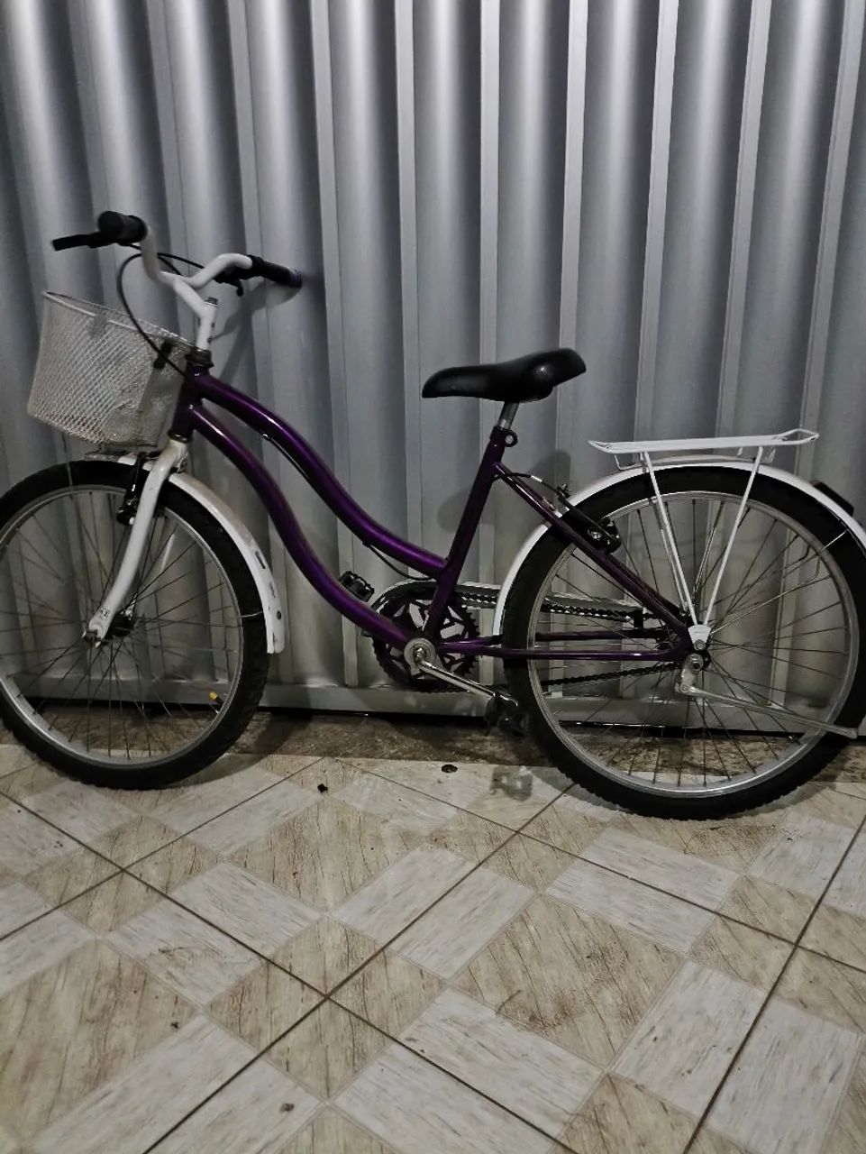 Bicicleta poti semi nova aro 24 (obs: retirada no local)