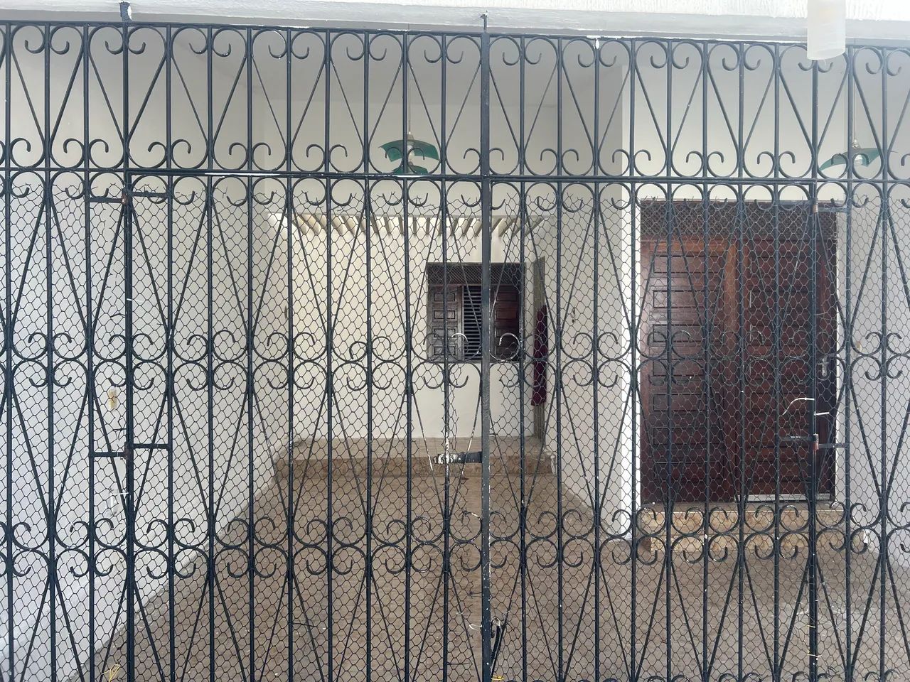 Alugo casa no Pinheiro
