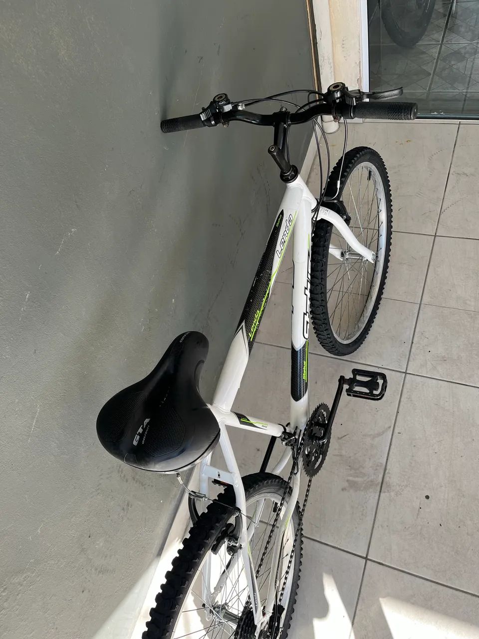 Vendo Bicicleta Aro 26 Semi Nova!! - Foto 3