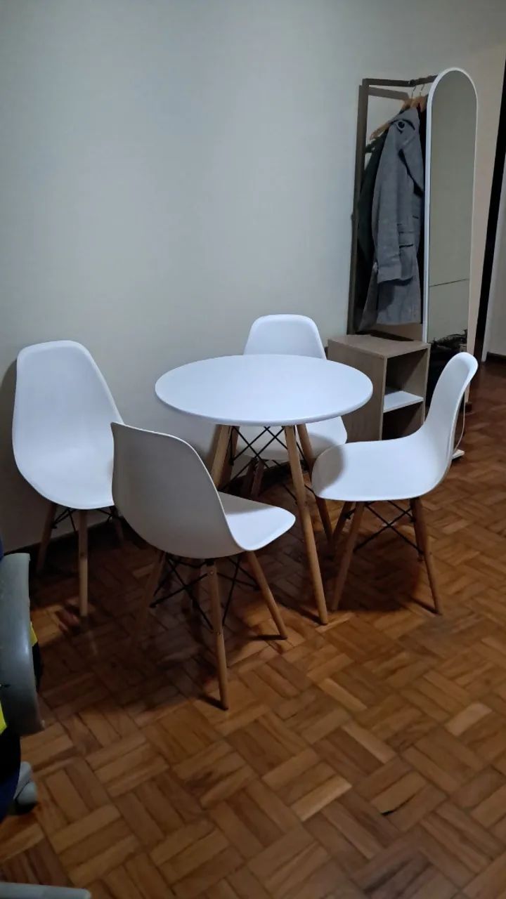 Mesa de Jantar com 4 Cadeiras