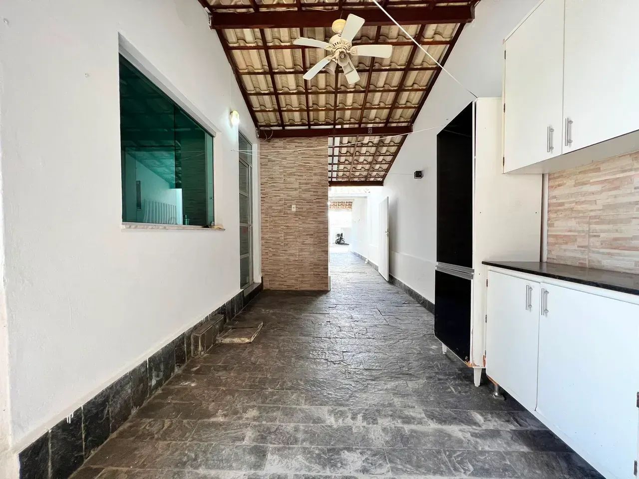 Casa com 3 quartos sendo 1 suíte 2 banheiros 2 vagas - Foto 3