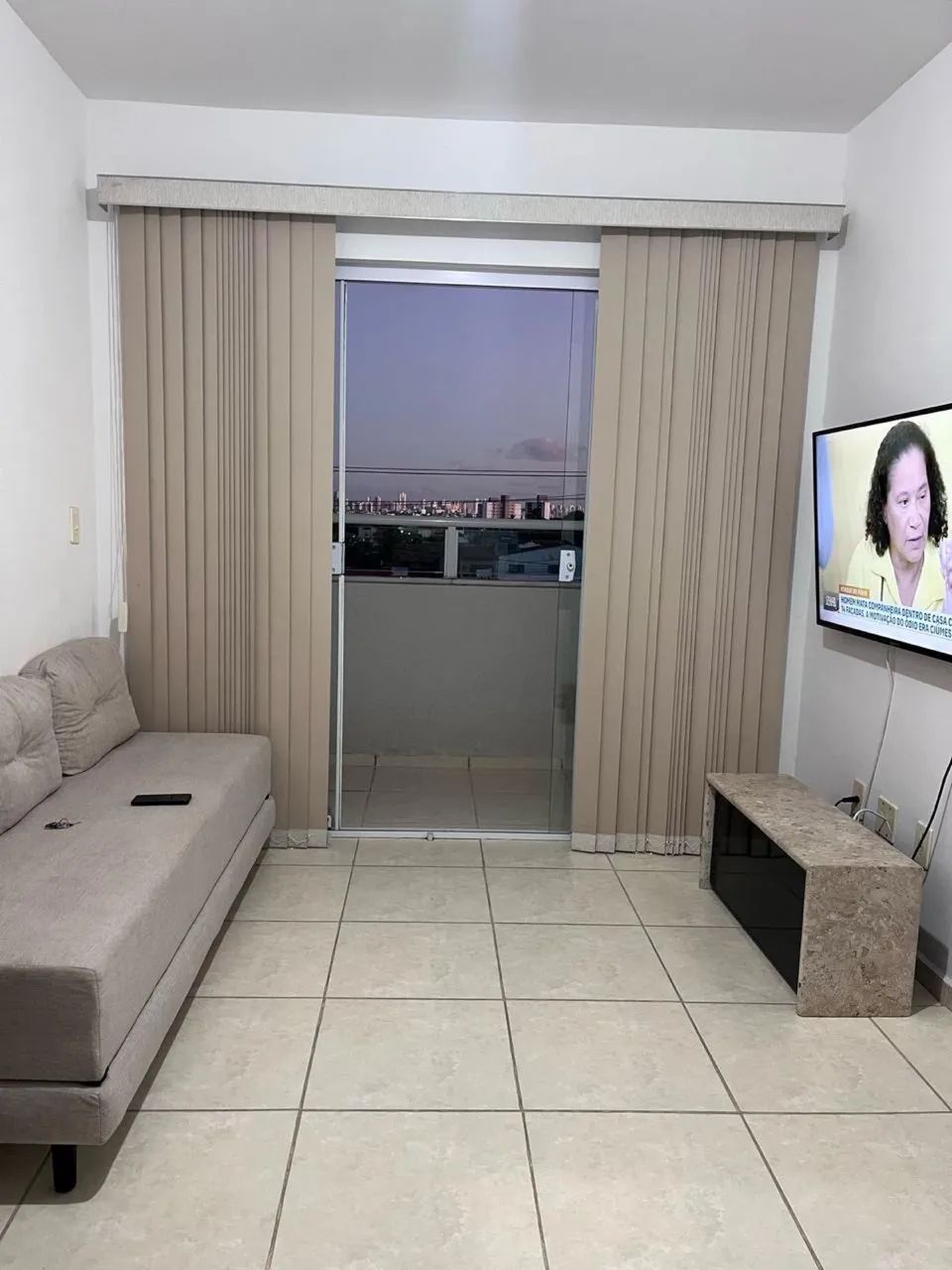 Apartamento mobiliado com varanda 