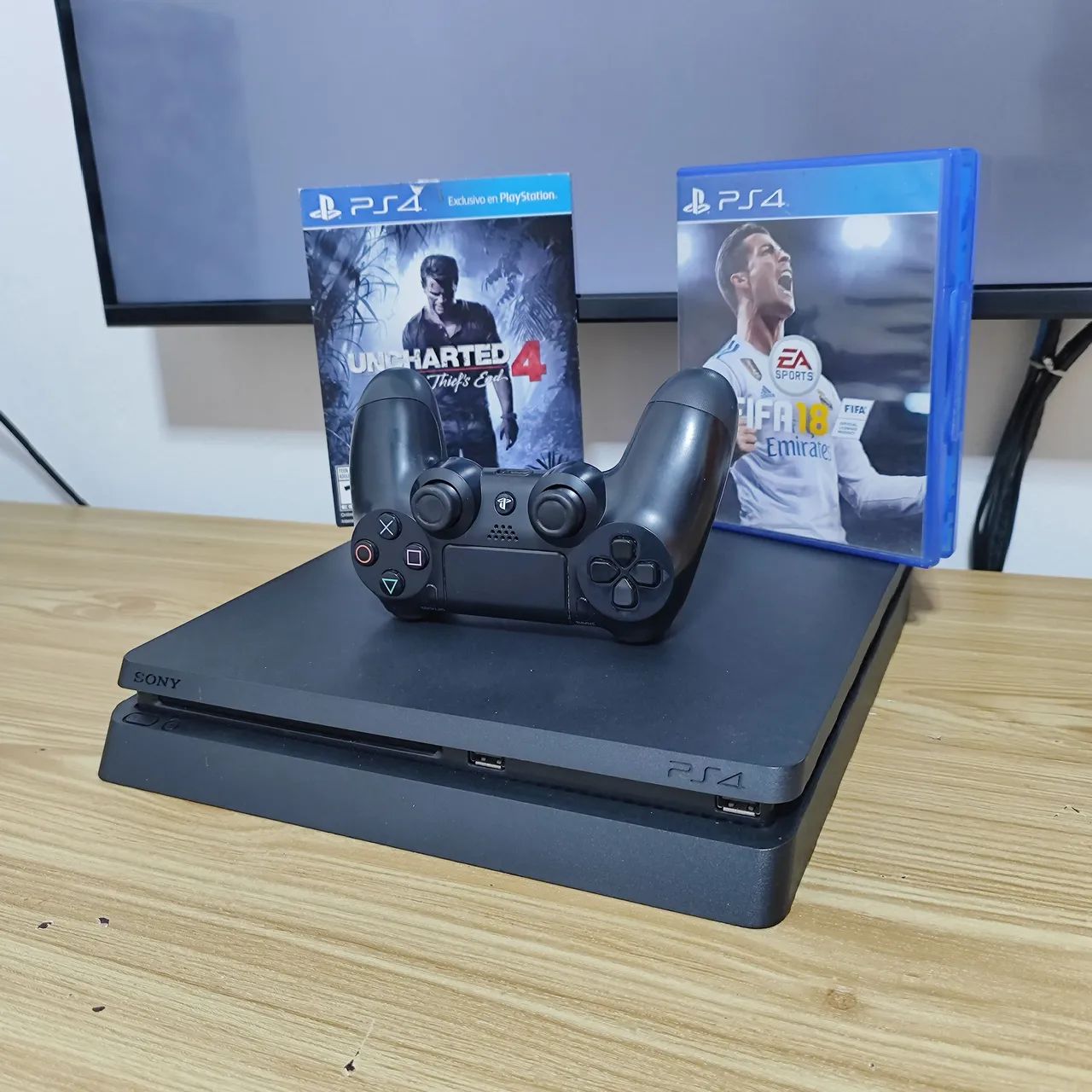 PS4 Slim + 2 jogos - Aceito envio  - Foto 2