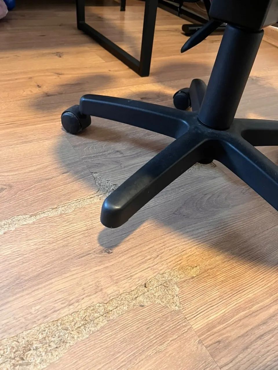 Cadeira de Escritório Executiva com Braços e Encosto Regulável - Foto 2