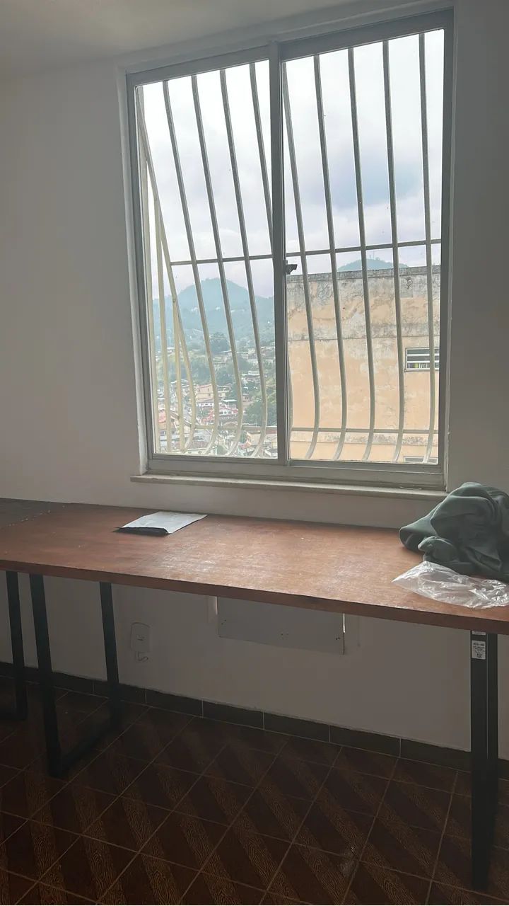Pés de mesa em aço