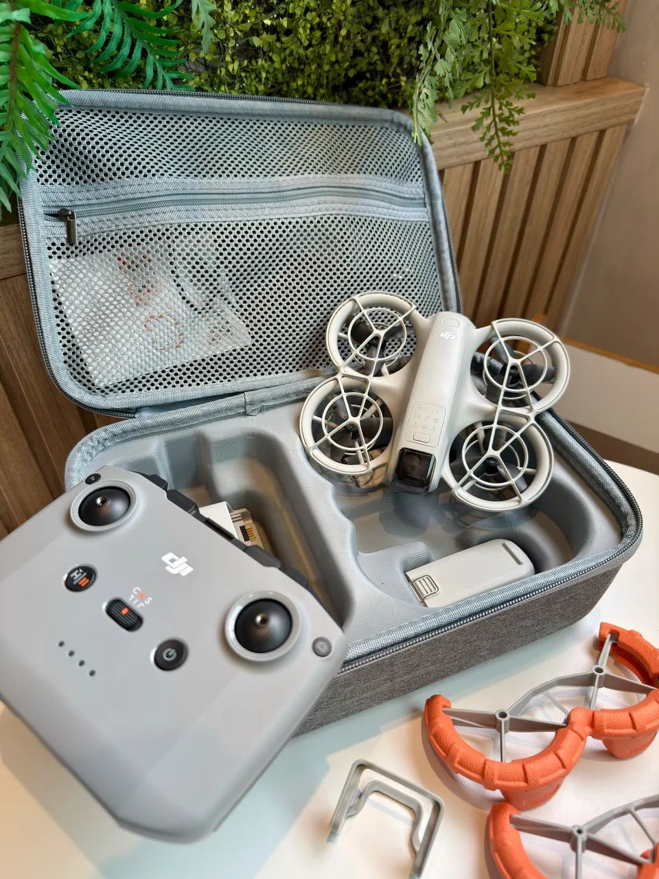 DJI NEO FLY MORE COMBO + ACESSÓRIOS (Pouco uso)