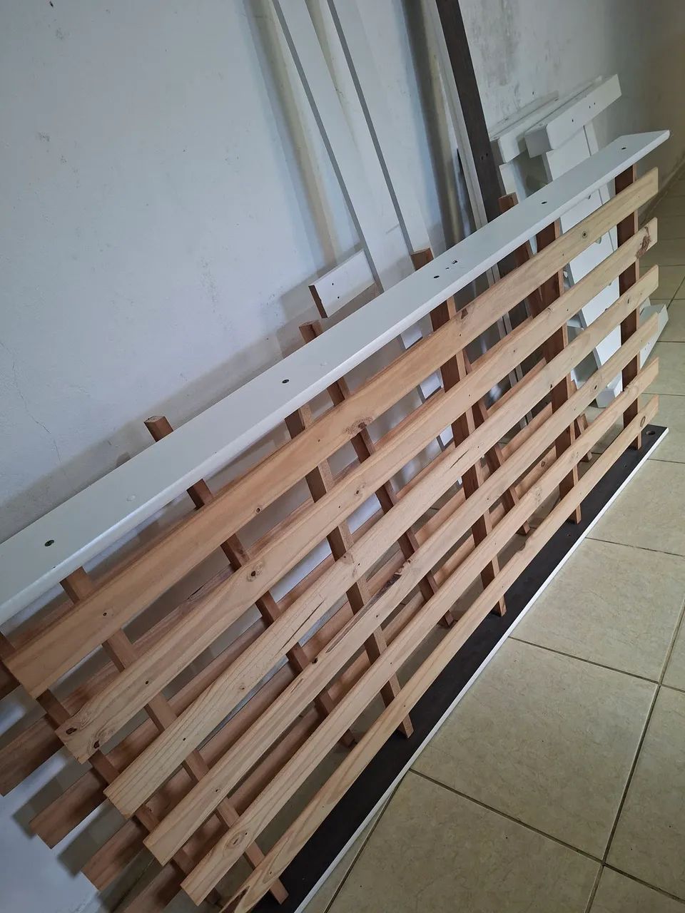 Vende-se cama solteiro com grade de proteção - Foto 3