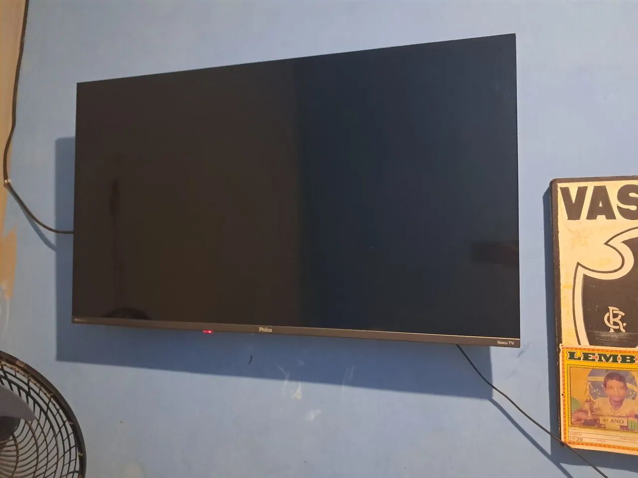 Tv Philco Roku 43 polegadas,sem nenhum problema,com controle e pezinho.  - Foto 3