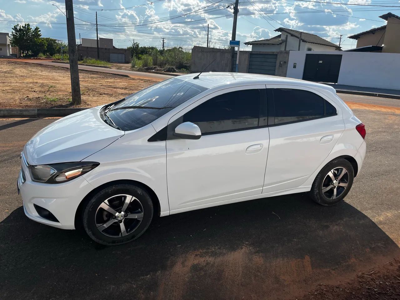 Chevrolet Onix Hatch LTZ 1.4 8V Flex Mec. 4P 2019 - Foto 3