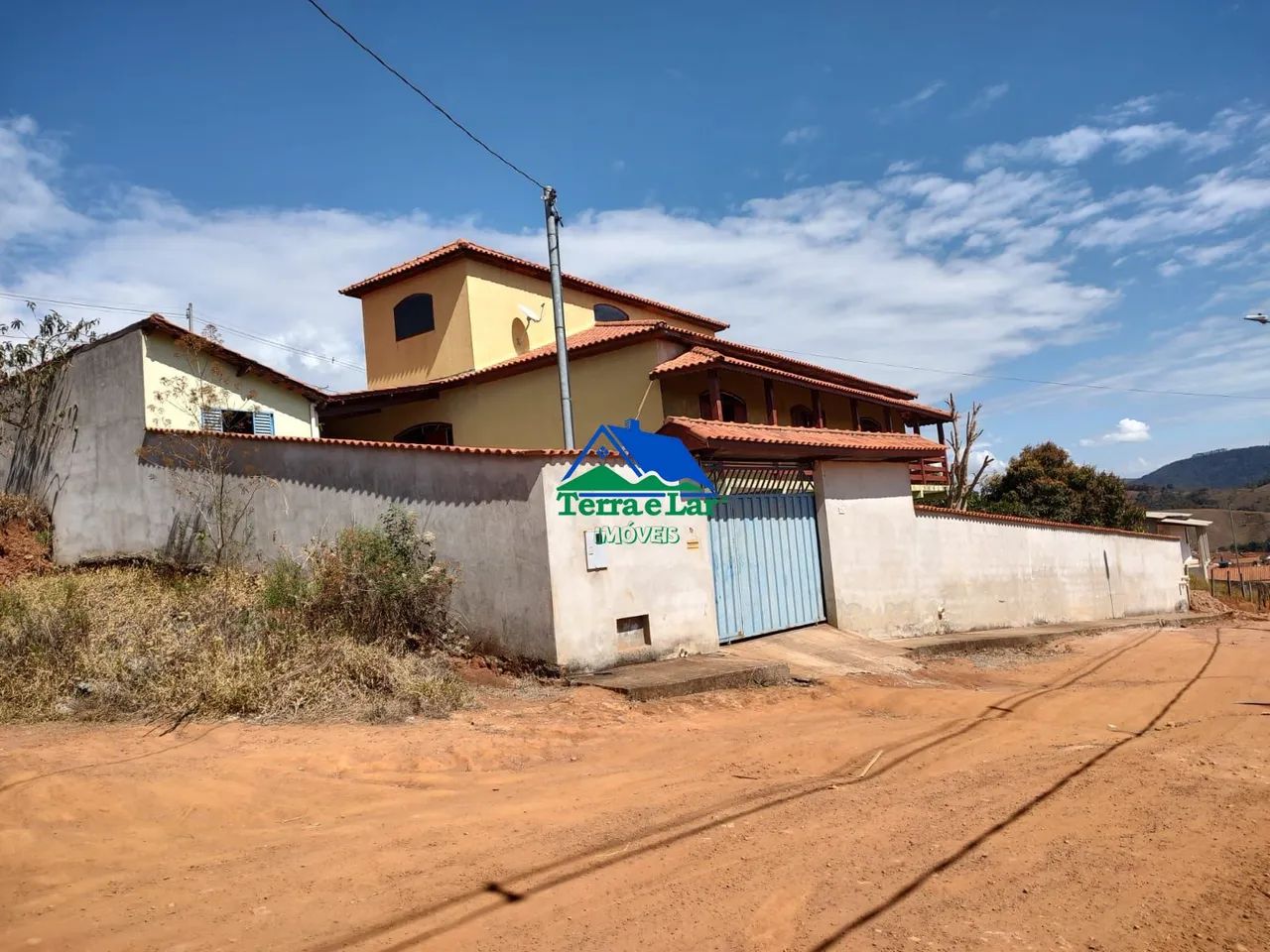 Casa à venda em Carvalhos, MG