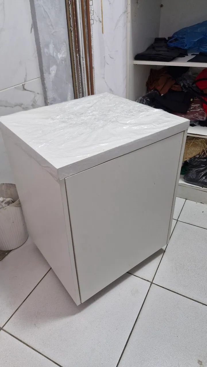 Movel compacto de rodinhas