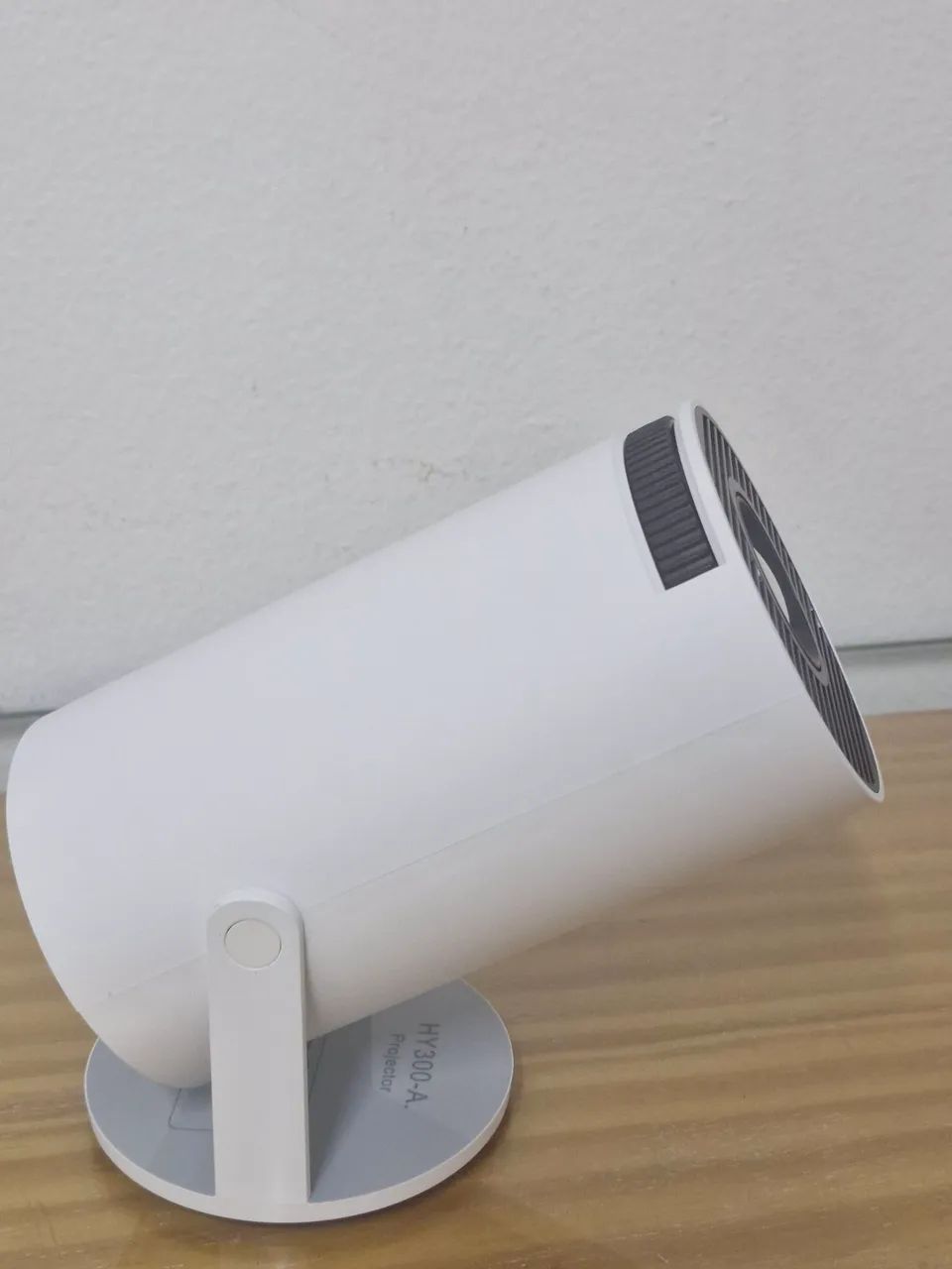 PROJETOR PORTATIL ANDROID HY300 - Foto 2