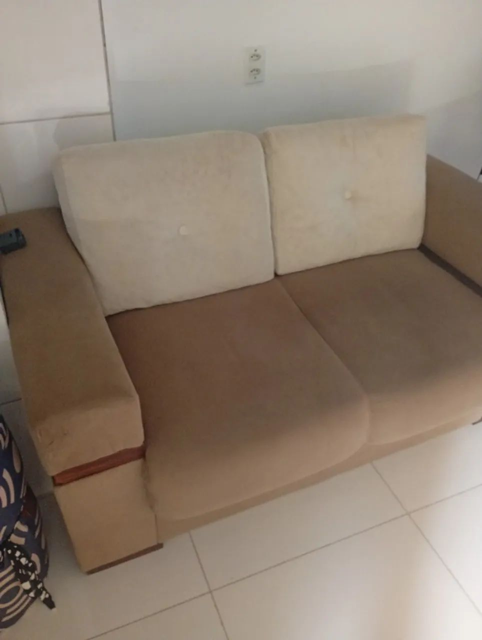 Sofá dóis lugares com almofada  - Foto 2