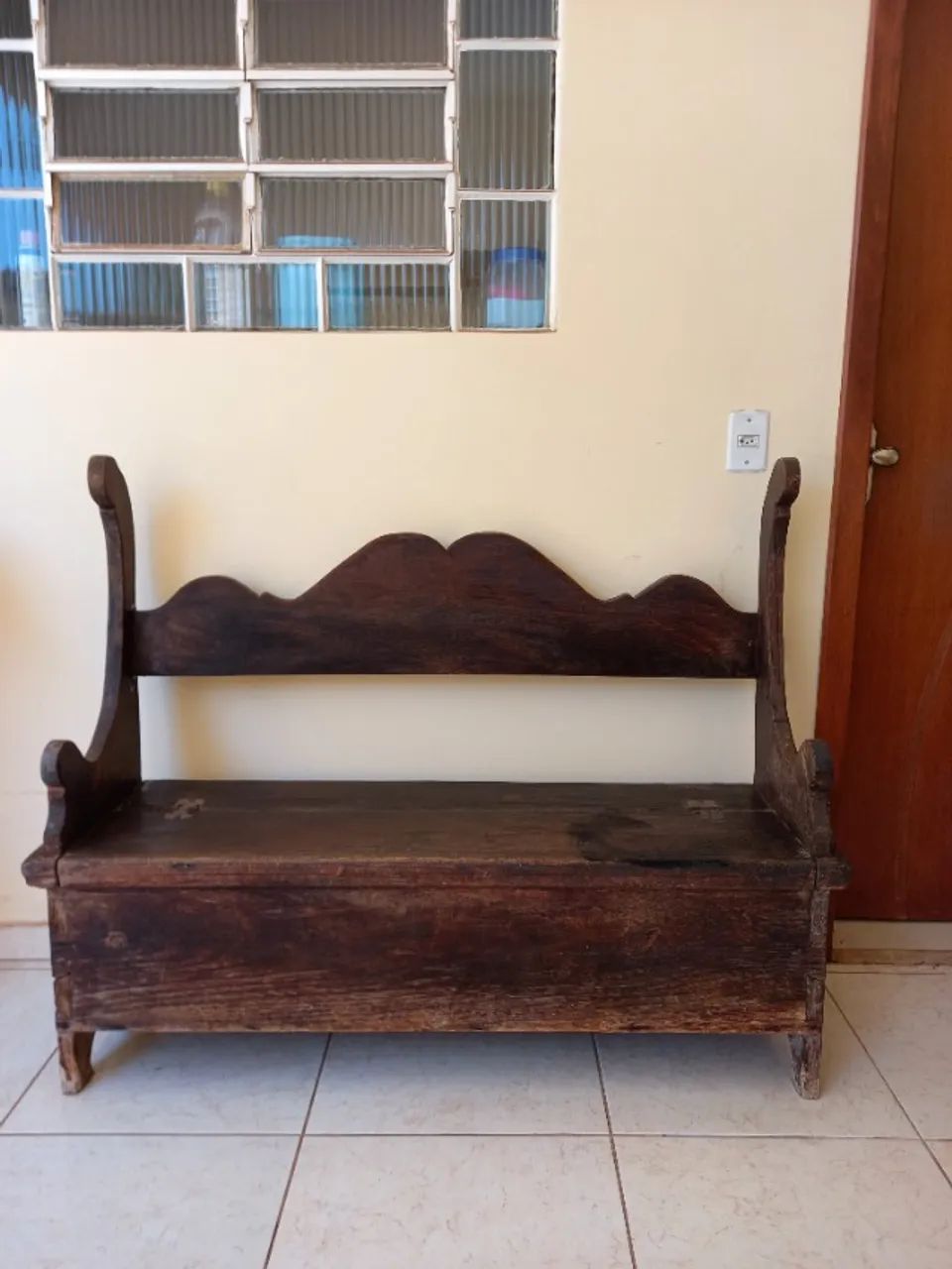 Banco baú rústico de madeira