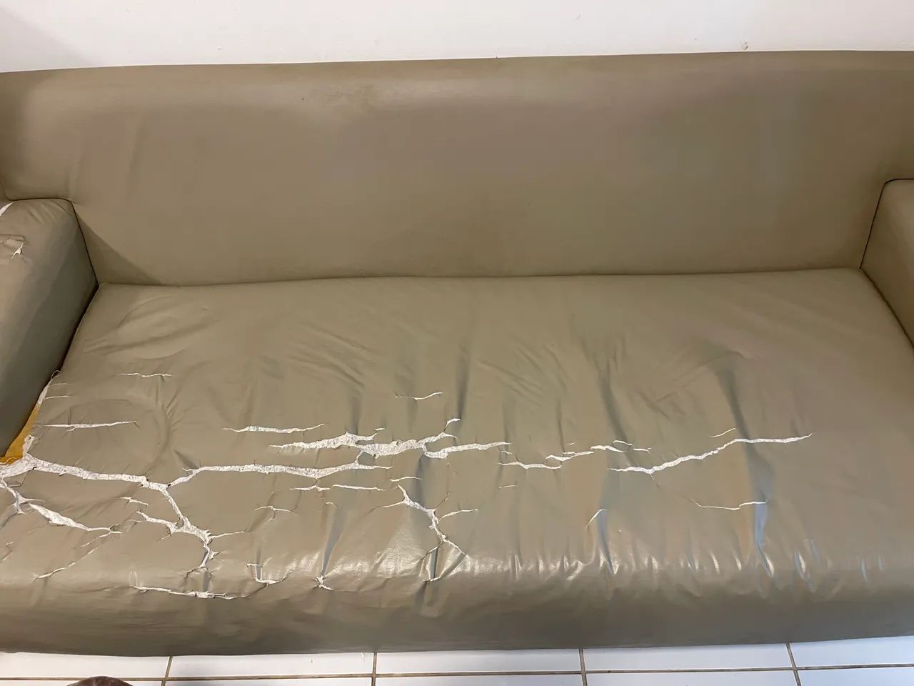 Sofá usado só o acento rasgado. - Foto 5