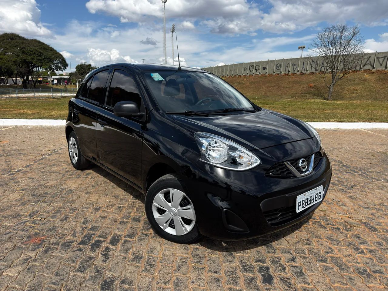 Nissan March 2017