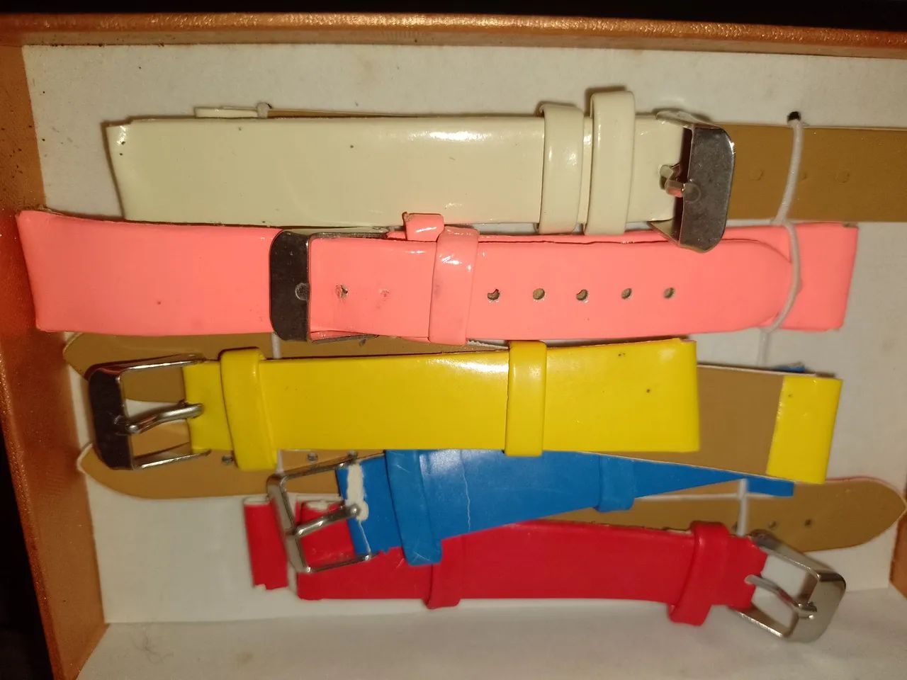 Relógio Barbie Infantil com Pulseiras para Trocar + Caixa - Foto 3