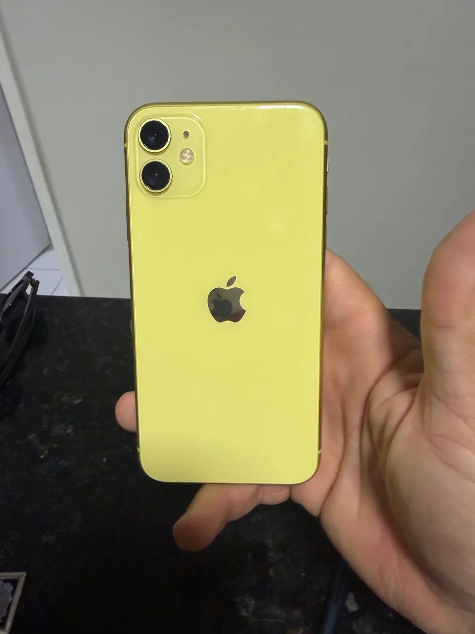 Iphone 11 Yellow 64 Gigas Todo Original