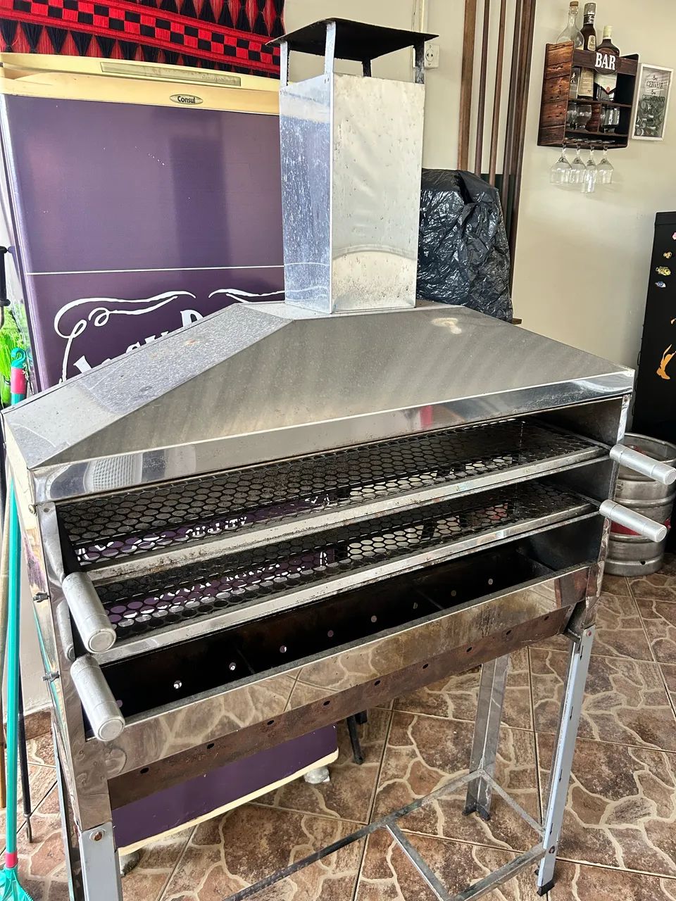 Churrasqueira Inox com Coifa e 2 Grelhas Reguláveis - Excelente Estado! - Foto 4