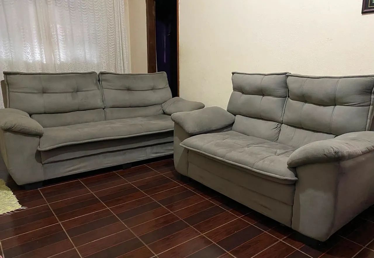 Vendo conjunto de sofá 3 e 2 lugares! 