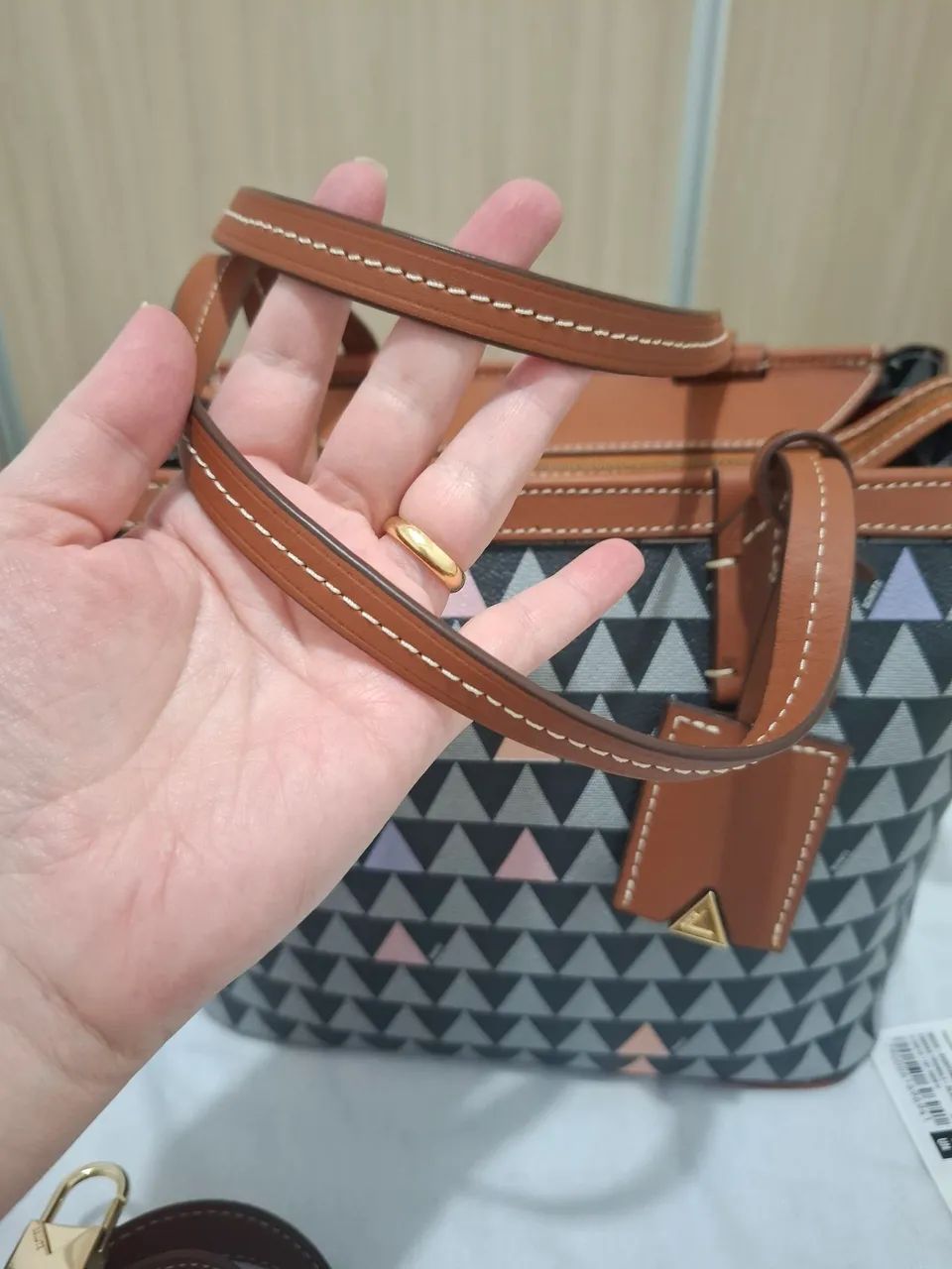 Bolsa schutz triangle original  - Foto 4