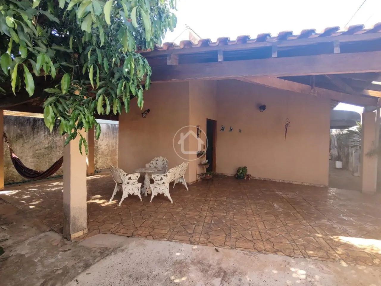 CASA COM 03 DORMITORIOS NA REGIÃO CENTRAL - Foto 3